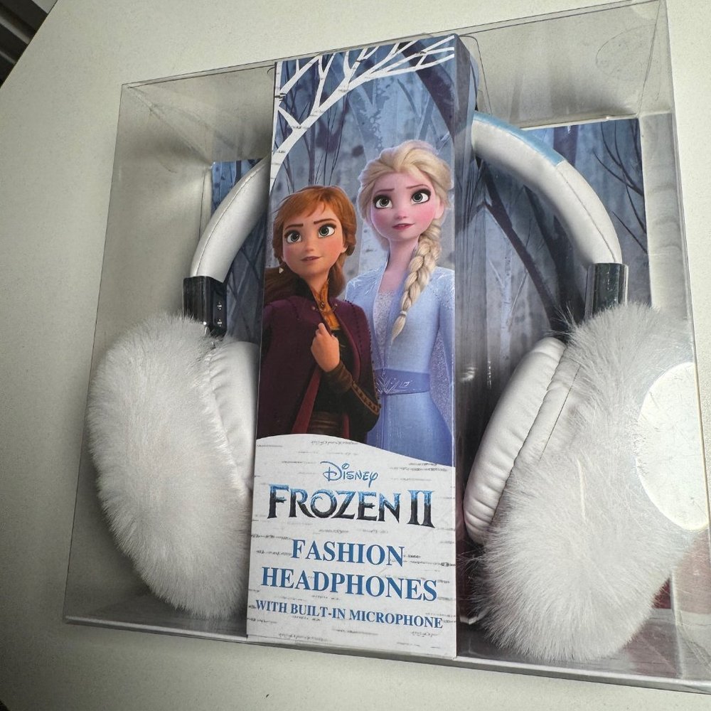 Frozen II Wired On-Ear Fashion Headphones White/Light Blue Fuzzy New new in pack